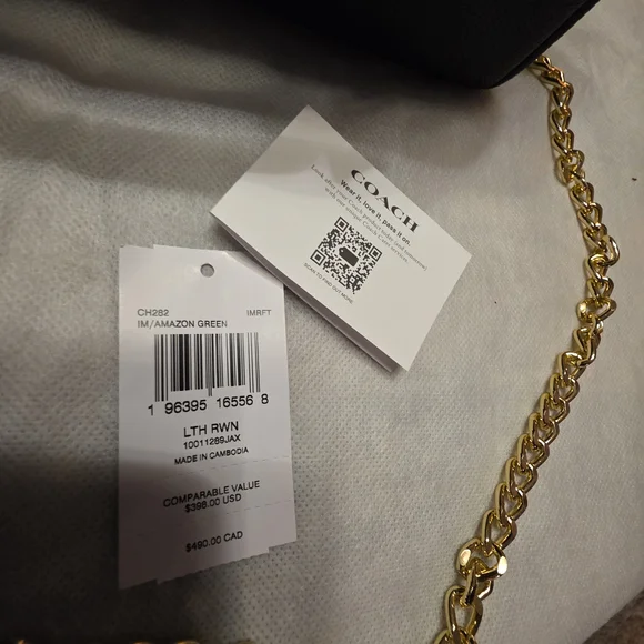 Coach GREEN Handbag with Gold Chain - Picture 3 of 16